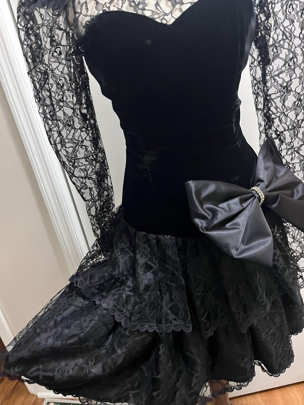 1980’s Formal Dress in velvet & Lace XS