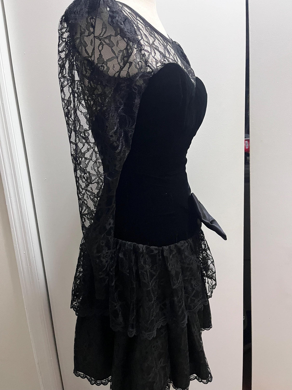 1980’s Formal Dress in velvet & Lace XS