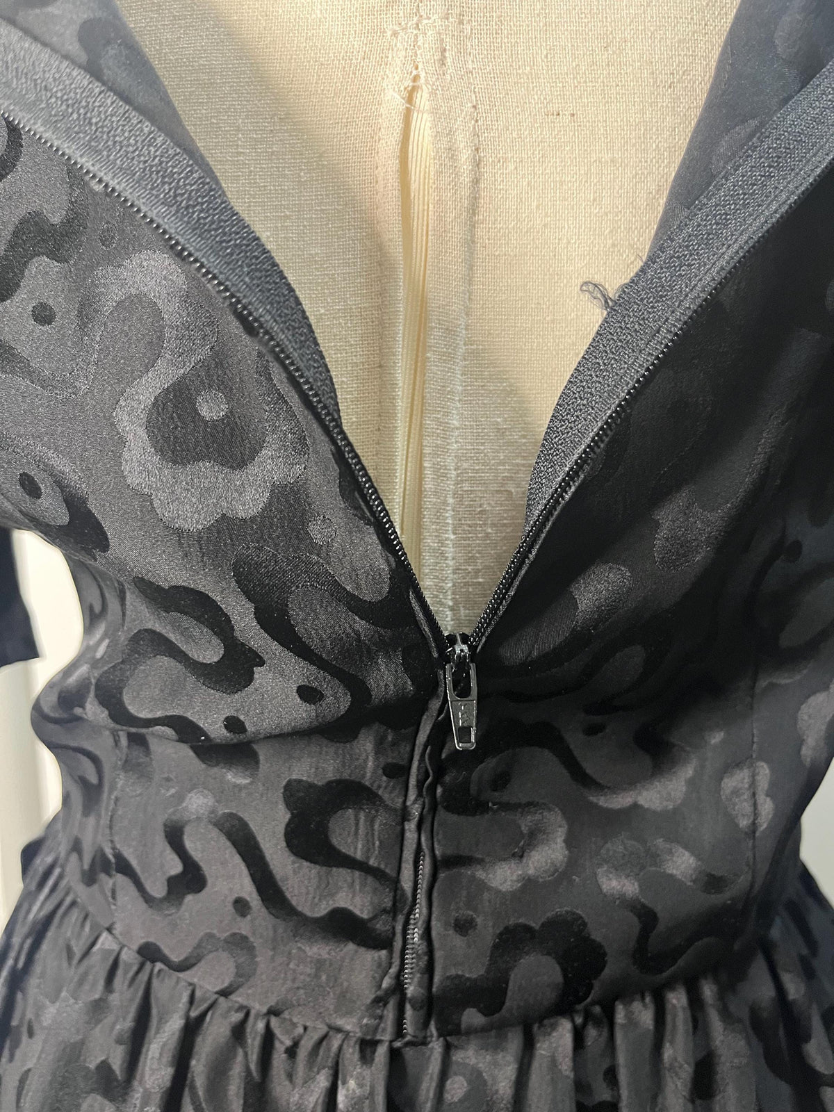 1980’s Maggie London Silk Dress size 8
