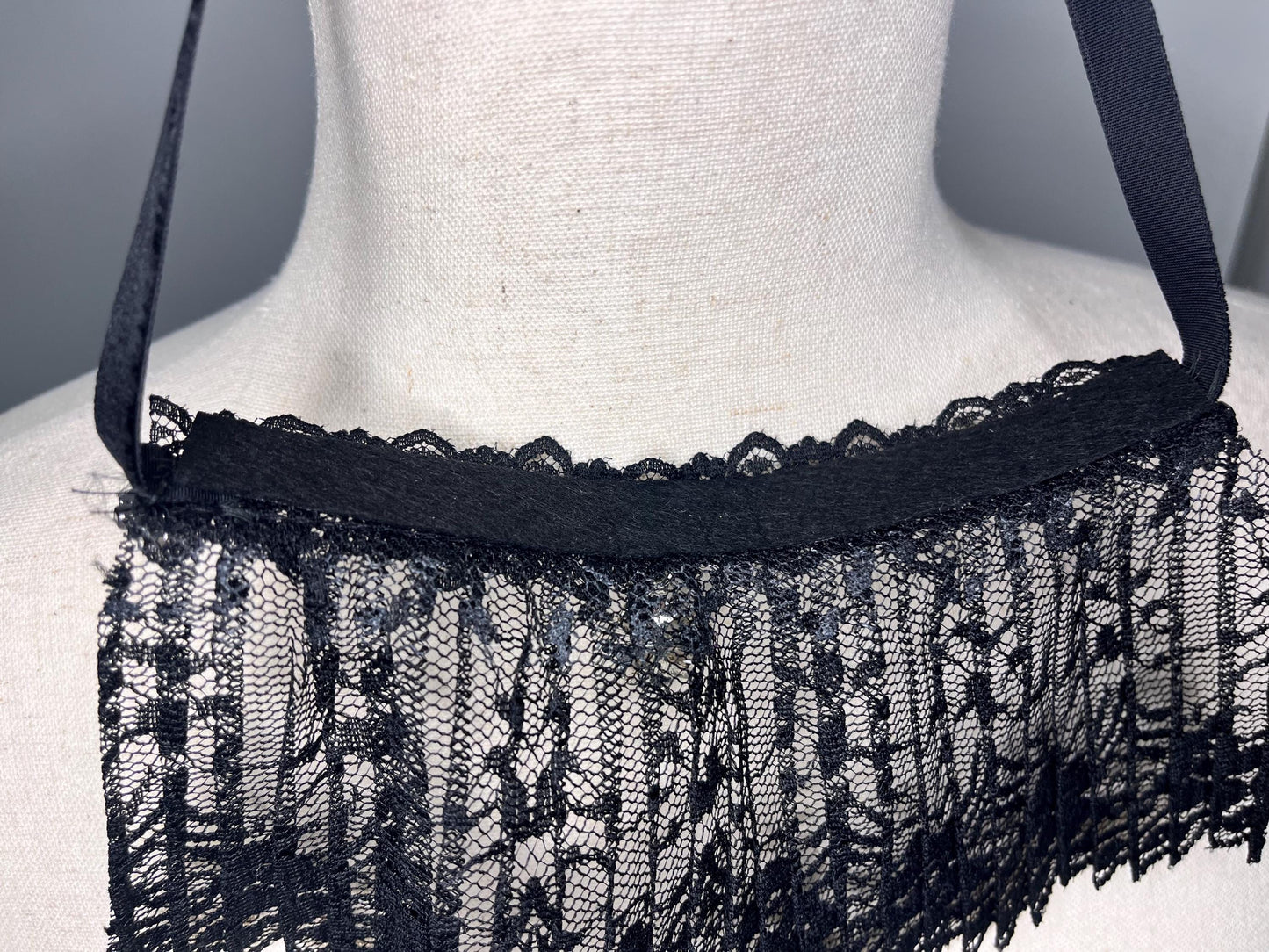 Gothic/Victorian lace collar/choker