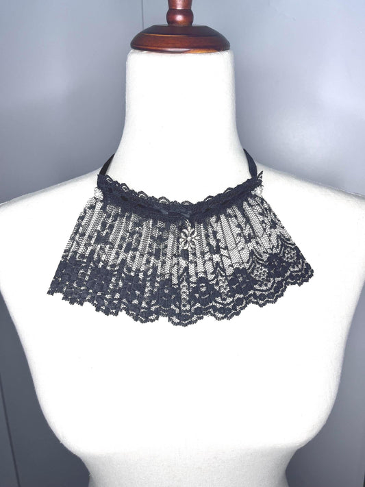 Gothic/Victorian lace collar/choker