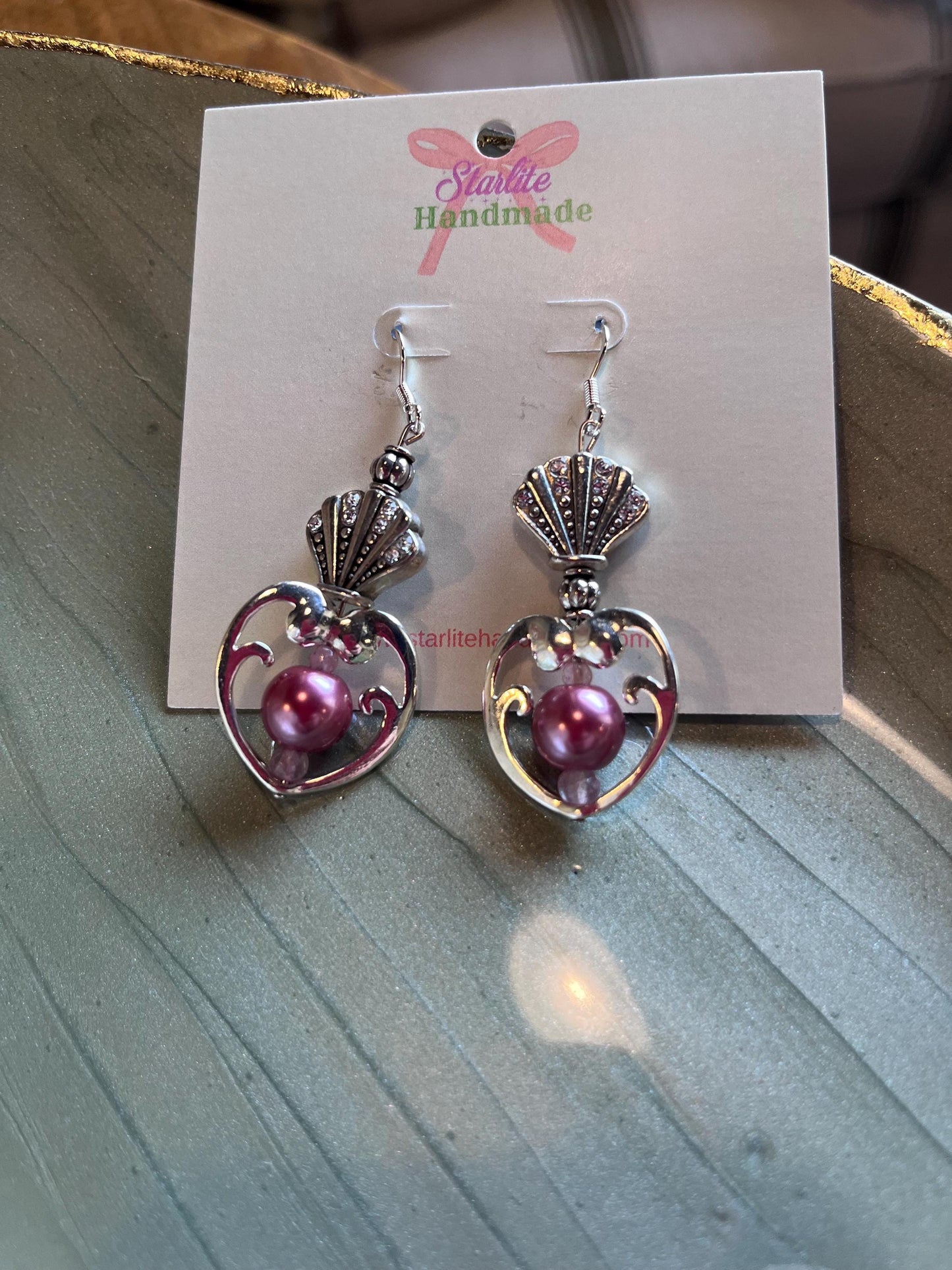 Heart crowned style earrings w/ Pink bead