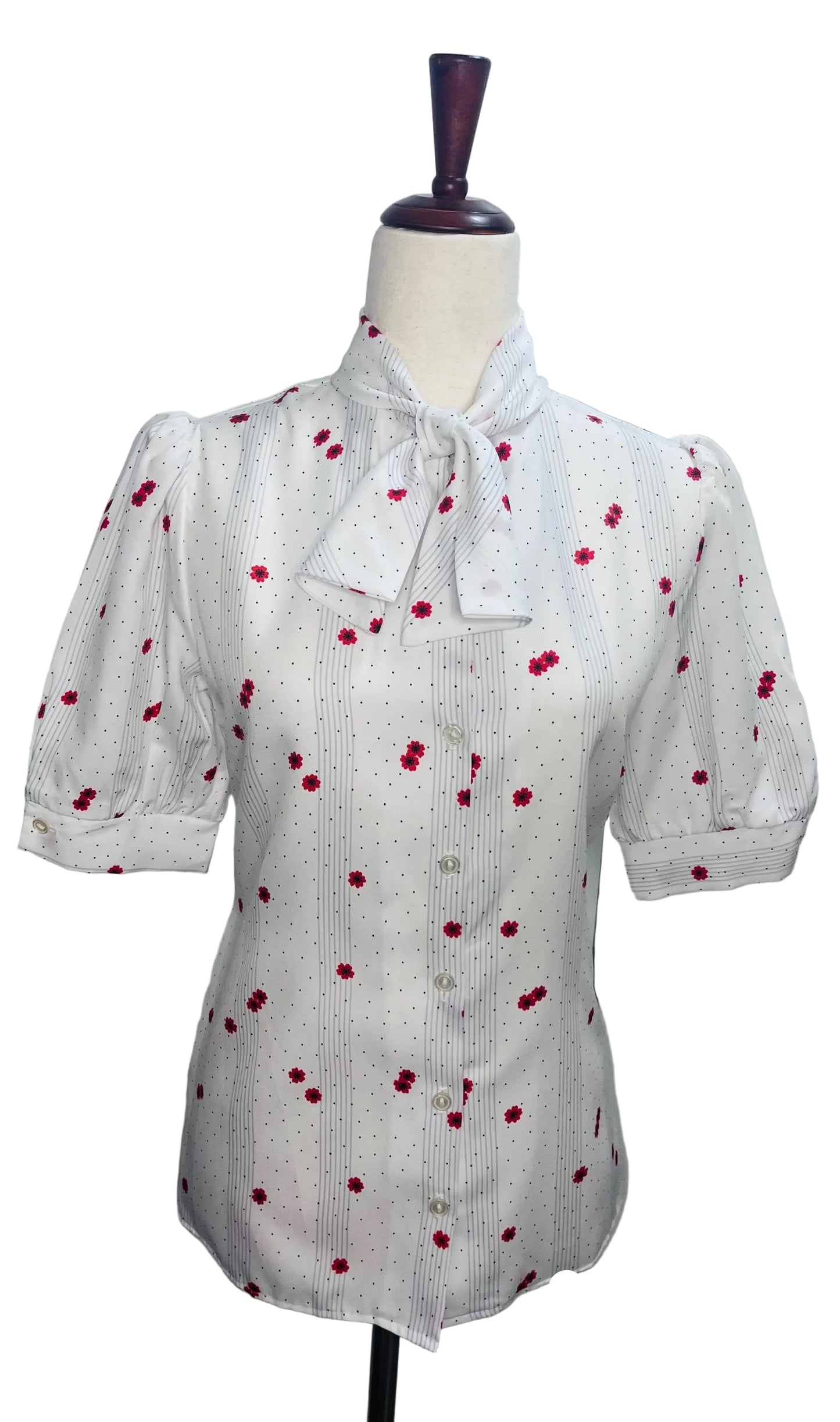 1980’s button up blouse w/ red flowers S/M